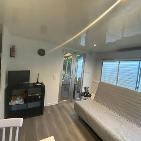 Prázdninový areál Mobil-home Dans Un Calme Et Familial Chez Cesar *